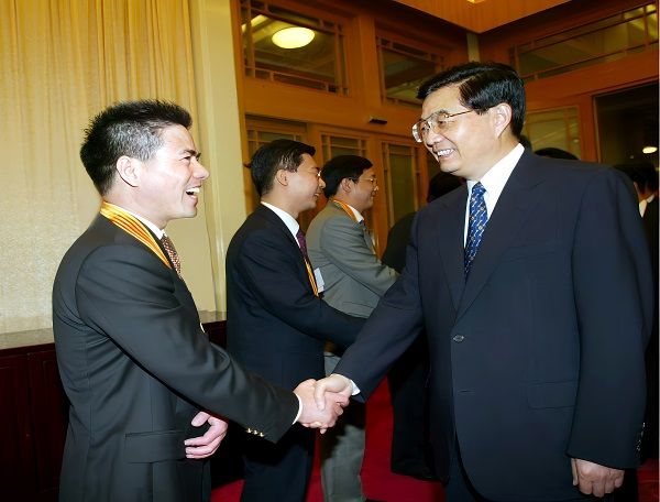 中共中央原总书记、中华人民共和国原主席、中央军事委员会原主席胡锦涛接见蒋锡培